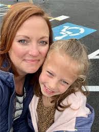 Tina Deboard's Instagram, Twitter & Facebook