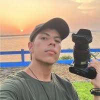 40+ "Daniel Bernat" profiles