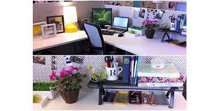 Why be bland and boring when you can style your cubicle with your if your cubicle feels a little dead, then add some life! Decorate Your Office Cubicle To Give It A Festive Touch
