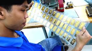 Vàng trong nước rơi "tốc độ" so với thế giới