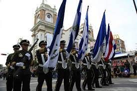 La conmemoración de los 198 años de independencia de españa dio paso en honduras a enfrentamientos entre la policía y manifestantes mientras en una parte de la capital, tegucigalpa, tenían lugar los actos oficiales de celebración de la independecia, en otra, centenares de hondureños. Honduras Celebra 194 Anos De Independencia Diario La Prensa