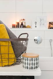 Im badezimmer machen wir uns schön, gönnen uns kleine auszeiten oder zelebrieren die ein oder andere ausgelassene pflegesession. Herbstliche Baddekoration Depot Blog