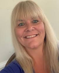 Angela Burd's Instagram, Twitter & Facebook