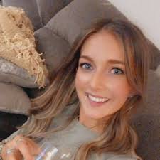 Katie Grace's Instagram, Twitter & Facebook