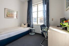 You were redirected here from the unofficial page: Hotel Pension Am Siegestor Central Hotel In Munich