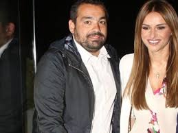 Άκρως ανανεωμένη με καυτό σορτς μαγνήτισε τα βλέμματα! Elenh Tsolakh Life Is