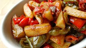 Potatoes, hot chilli pepper, origegano, garlic, salt, black pepper, oliva oil. Peperoni E Patate Foodmission Pietanza Tipica Calabrese