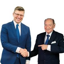 Marcin warchoł tłumaczył się ze swojego zachowania, twierdząc, że nie złamał prawa. Komitet Wyborczy Marcin Warchol Tadeusz Ferenc Kwwarcholferenc Twitter