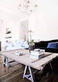 la joie des travaux acte 2 table basse porte ancienne treteaux une souris dans mon dressing idee deco deco idee deco diy