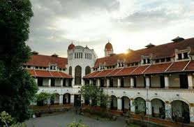 Lawang sewu merupakan objek wisata favorit di kota semarang. Harga Tiket Masuk Dan Informasi Wisata Lawang Sewu Semarang Jejak Kenzie
