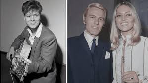 Born october 14, 1940, lucknow, india to british parents. Cliff Richard Relationship All We Know About It Otakukart