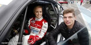 Verstappen houdt zijn privéleven graag voor zichzelf, maar nu de geest toch uit de fles was, vatte hij de koe maar meteen bij de horens en nam zijn dilara sanlik mee naar een exclusief feest in. Max Verstappen Met Vriendin Mikaela Max Verstappen F1 Drivers Max