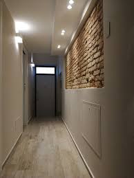 Il controsoffitto in cartongesso soggiorno si adatta anche ad altezze normali o poco più che normali, cioè comprese tra i 270 cm e i 300 cm. Pin Su Ristrutturazione Bilocale