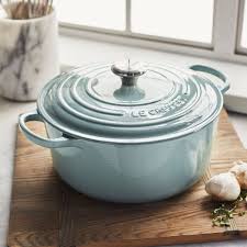 Le Creuset Signature Round Dutch Oven 7 25 Qt Sur La Table In 2020 Le Creuset Cookware Le Creuset Kitchen Creuset