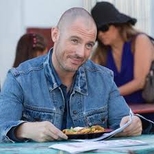 Sont les seuls membres restants de la distribution d'origine. Dr Cormac Hayes Dans Grey S Anatomy Saison 16 Richard Flood Devient Regulier Grey S Anatomy Saison 17 Nouveautes Tele Com