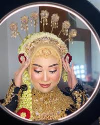Riasan pengantin yang menggunakan paes . Pengantin Jawa Hijab Tanpa Paes Amora Makeupart Kebaya Facebook