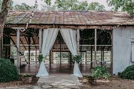Real Wedding Ideas And Inspiration Here Comes The Guide Farm Wedding Venue Outdoor Wedding Venues Georgia Wedding Venues
