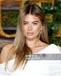 S O F I A I S A B E L L A (@sofiaisabellamua) • Instagram photos and videos