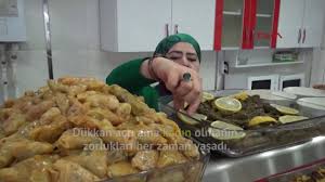 Evde ek iş yaparak para kazanmak için www.ekiskur.net i ziyaret ederek yeni fikirleri elde edebilirsiniz. Evinde Pisirdigi Yemekleri Satarken Lokanta Isletmecisi Oldu Youtube