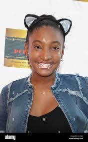 Zoe Lindsey's Instagram, Twitter & Facebook