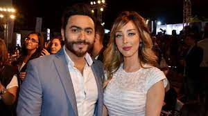 تداول عدد من رواد مواقع التواصل الاجتماعي فيديو للفنانة زينة، مع عدد من الصحفيين، في لقاء مجمع على هامش حفل أقيم مساء أمس بأحد الفنادق. Ø¨Ø§Ù„ÙÙŠØ¯ÙŠÙˆ Ø¨Ø¹Ø¯ Ø§Ù„Ø£Ù†Ø¨Ø§Ø¡ Ø¹Ù† ØªØ¬Ø¯Ø¯ Ø§Ù„Ø®Ù„Ø§ÙØ§Øª Ù…Ø¹ Ø²ÙˆØ¬ØªÙ‡ ØªØ§Ù…Ø± Ø­Ø³Ù†ÙŠ ÙŠØ®Ø±Ø¬ Ø¹Ù† ØµÙ…ØªÙ‡