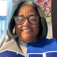 Elaine Kirkland's Instagram, Twitter & Facebook