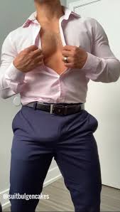 Hot bulge in trousers and tight shirt - Bulge Cakes