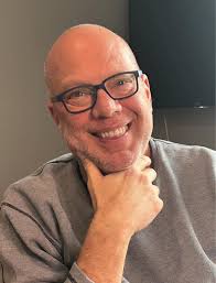 Who are the owners of Bogeys restaurant at 84th and Center in Omaha?