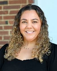 Lynn Isler's Instagram, Twitter & Facebook