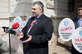 Benedek az lmp fórumán válaszolt a lakosság kérdéseire. Sallai Robert Benedek Archivum Pestisracok