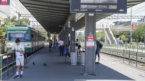 A következő közlekedési vonalaknak van olyan szakasza, ami közel van ehhez: Vitezy David A Metro Es A Hev Ors Vezer Teri Osszekotese Meg Csak Hagyjan Infostart Hu