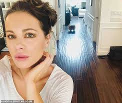 26 июля 2020/кино и сериалы. Kate Beckinsale 46 Trifft Wieder Auf Troll Sagt Ihr Zu Legen Botox Aktuelle Boulevard Nachrichten Und Fotogalerien Zu Stars Sternchen
