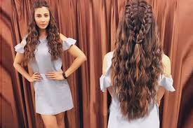 These haircuts for indian girls enhance the beauty and further intensify their personalities with style and fashion. Gorgeous Indian Hairstyles For Women Of All Ages