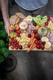 This is the most classic pie in sweden and you will understand why once you have tried it. Midsommar Buffet Rezepte Sommerliche Tischdeko Ideen Und Mittsommer Diy Blumenkranz Trickytine