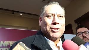 Realizan carreras clandestinas en presencia de policías