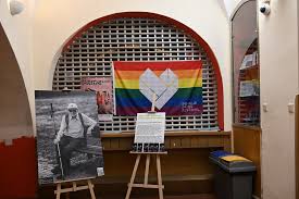 50metrová duhová vlajka pro prague pride 2013. Facebook