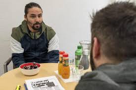 He lived with his foster family for several months so he could be neutered and have corrective eyelid surgery. Ricardo Cabanas Schweizer Fussballlegende Derarbeitsmarkt Ch
