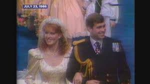 The couple married the following year in westminster abbey and had two children, beatrice and eugenie. July 23 1986 The Marriage Of Prince Andrew And Sarah Ferguson Video Abc News