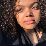 Karissa Robinson's Instagram, Twitter & Facebook