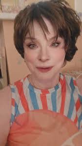 Arlene Kinney's Instagram, Twitter & Facebook