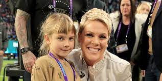 The little one teamed up with pink to sing a cover of nat king cole's the christmas song. Watch Pink And Her Daughter Willow Sing Together Video Now 100 5 Fm