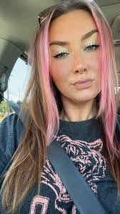 Sandy Redmond's Instagram, Twitter & Facebook