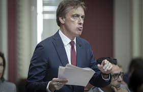 Écoles religieuses: Marc Tanguay veut serrer la vis aux élus dissidents