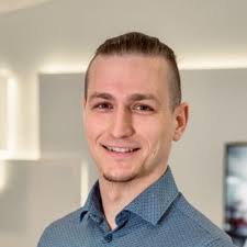 Heute hatte ich die Chance für einen Tag meinen Alltag als HW-Entwickler  bei Bosch Österreich, für die Rolle des Erste Hilfe Trainers des ASBÖ  Arbeiter-Samariter-Bund Floridsdorf-Donaustadt zu…