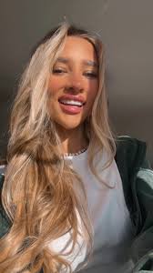 Ellie 🤍 (@elliecravenx)