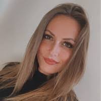 Ann Simard's Instagram, Twitter & Facebook