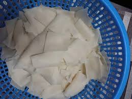 Popiah cheese ini biasanya popular bila menjelangnya hari raya, tapi sekarang tak payah tunggu raya pun sudah ramai orang menjualnya dengan anggaran harga dalam rm17 ke atas mengikut saiz balang. Snek Wajib Popia Cheese Krup Krap Mudah Sangat Nak Buat 3 Bahan Jer