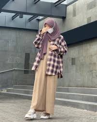  270 Ide Casual Hijab Outfit Di 2021 Gaya Model Pakaian Gaya Berpakaian Model Pakaian Hijab