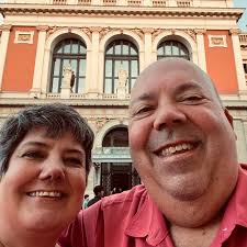 What energy does holiday oddities use?