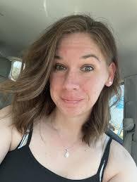 Vicky Burns's Instagram, Twitter & Facebook